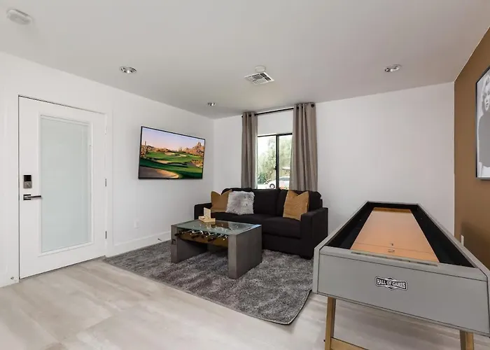 Sport & Splash - Pickle Ball - Sports Court -pool & Holiday home